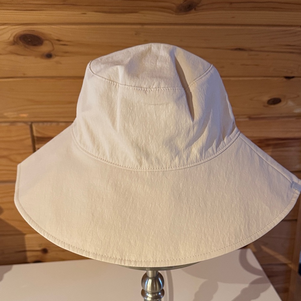 Lululemon Athletica Cream Bucket Hat